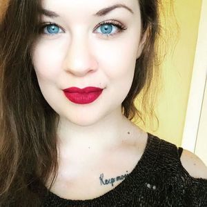 Meet your Posher, Hillary